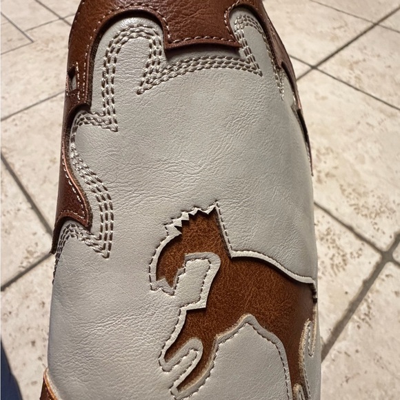 Vintage inspired Vegan Western Cowgirl Boots Brown & Cream - Retro Rodeo Style - Picture 11 of 13